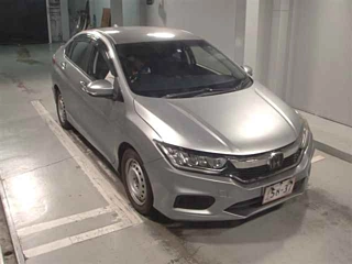 TOYOTA PRIUS ALPHA 2013