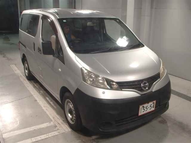 NISSAN NV200 2010