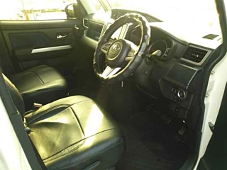 TOYOTA ROOMY 2019