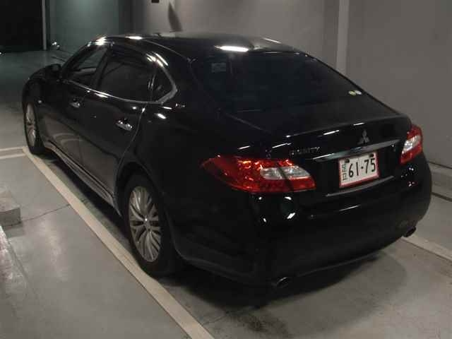 MITSUBISHI DIGNITY 2016