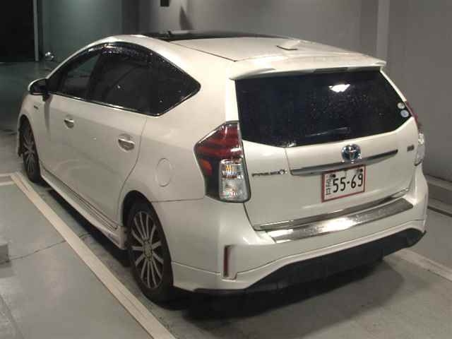 TOYOTA PRIUS ALPHA 2012