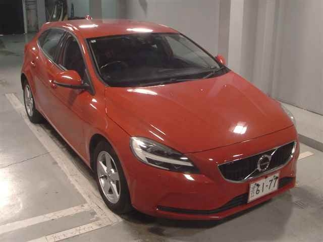 VOLVO V40 2017