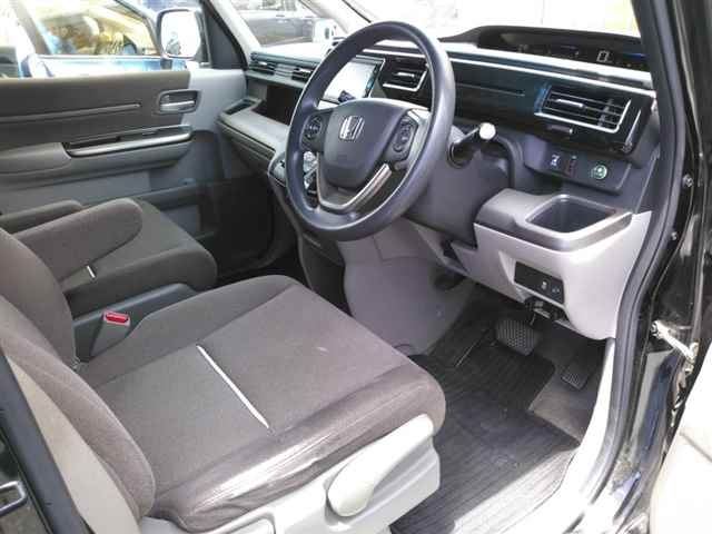 HONDA STEP WAGON 2016