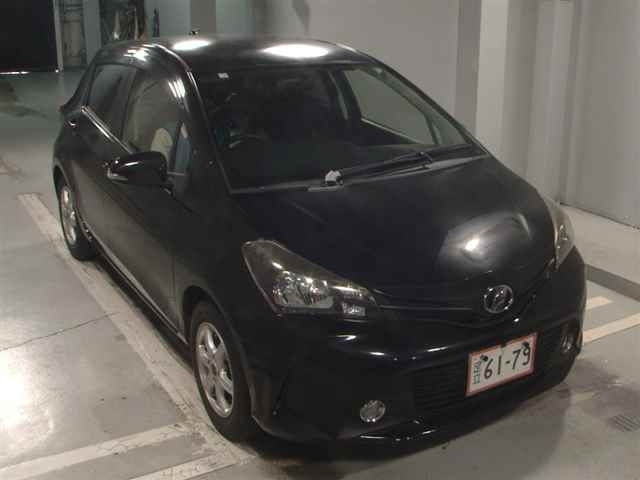 TOYOTA VITZ 2014