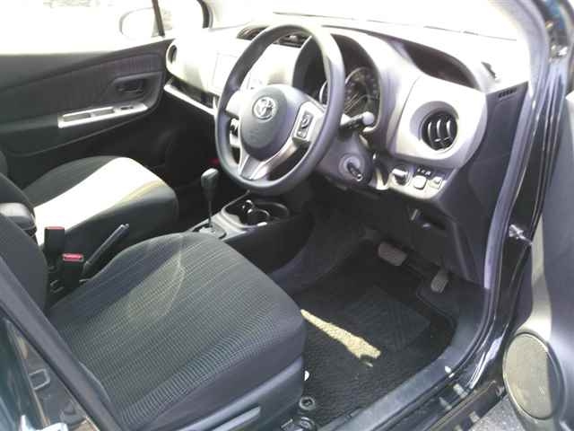 TOYOTA VITZ 2014