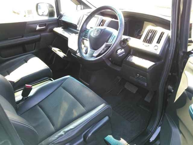 HONDA STEP WAGON 2013