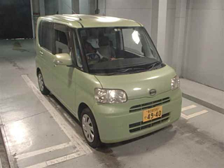 DAIHATSU TANTO 2011
