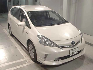 TOYOTA PRIUS ALPHA 2013
