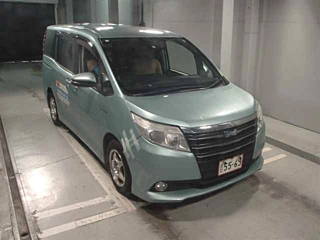 TOYOTA NOAH 2014