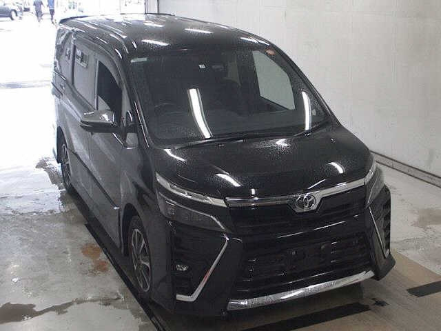 TOYOTA VOXY 2021