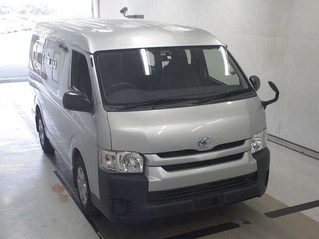 TOYOTA HIACE 2016