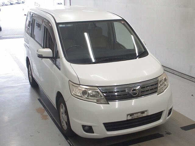 NISSAN SERENA 2010