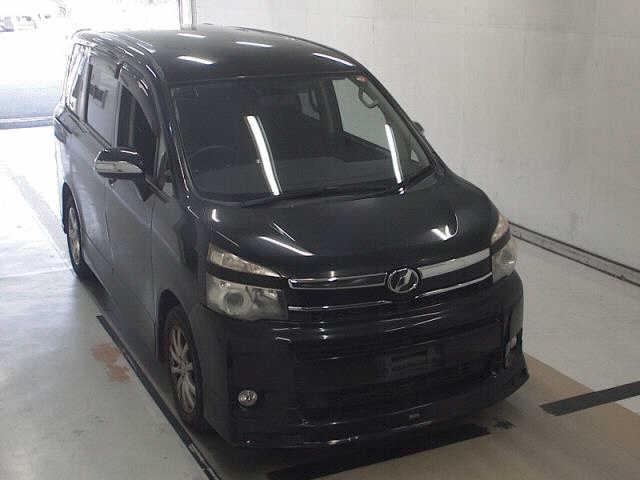 TOYOTA VOXY 2012