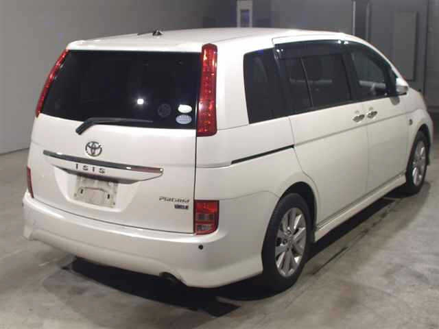 TOYOTA ISIS 2010