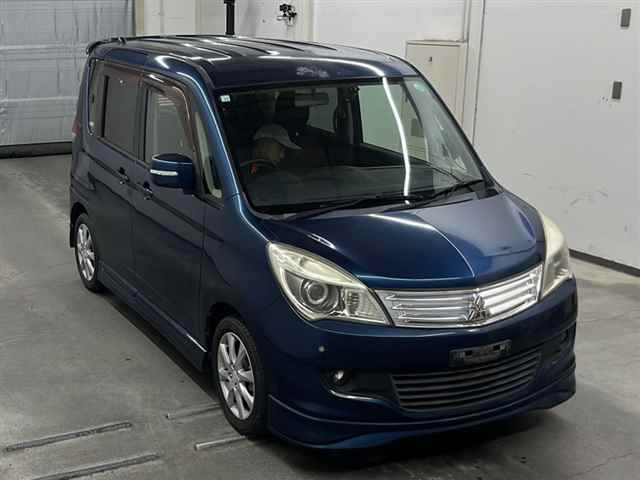 MITSUBISHI DELICA D2 2012