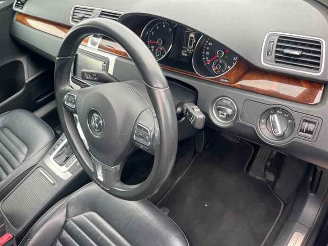 VOLKSWAGEN PASSAT VARIANT 2012