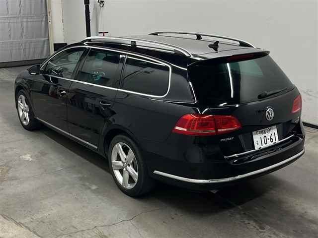VOLKSWAGEN PASSAT VARIANT 2012