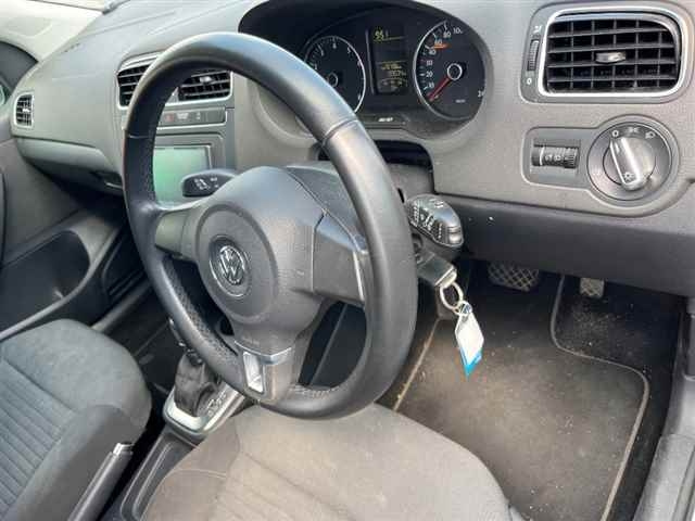 VOLKSWAGEN POLO 2012