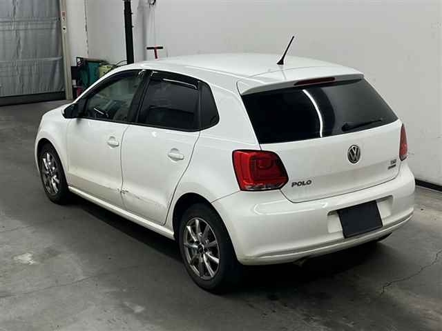 VOLKSWAGEN POLO 2012