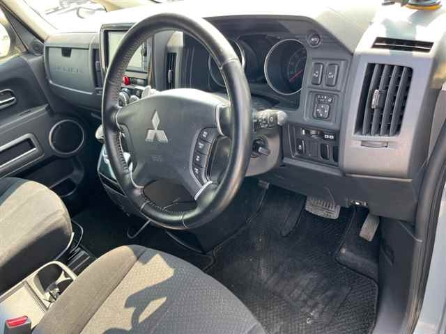 MITSUBISHI DELICA D5 2014