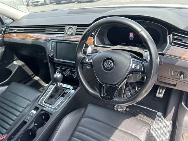 VOLKSWAGEN PASSAT VARIANT 2017