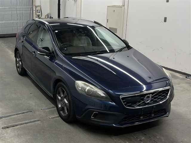 VOLVO V40 2014