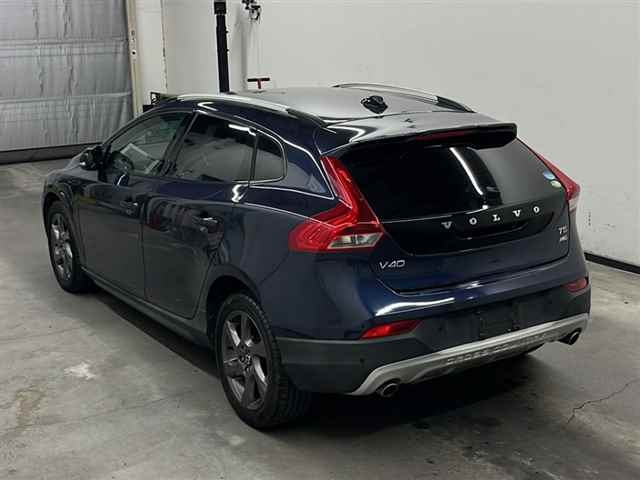 VOLVO V40 2014