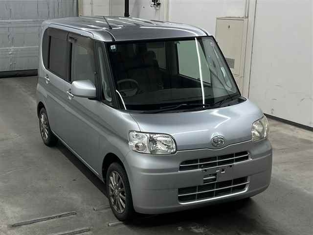DAIHATSU TANTO 2011