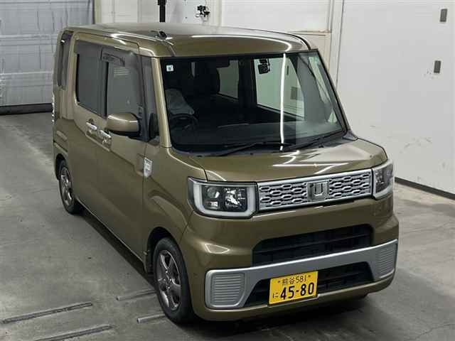 DAIHATSU WAKE 2015
