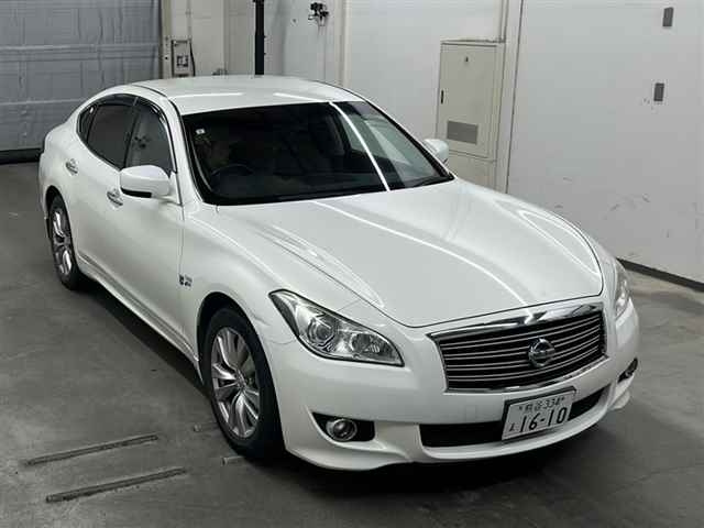 NISSAN FUGA 2013