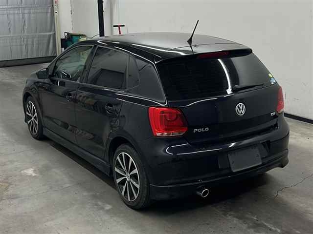 VOLKSWAGEN POLO 2010
