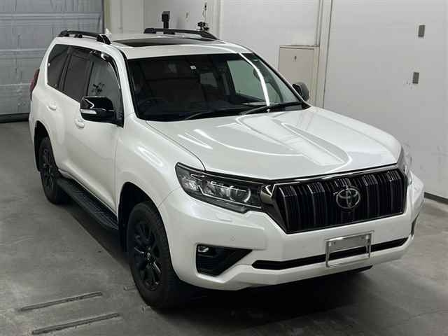 TOYOTA LAND CRUISER PRADO 2022