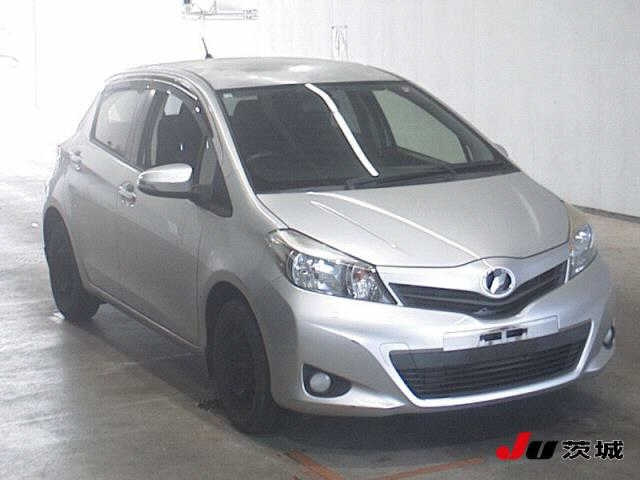 TOYOTA VITZ 2012
