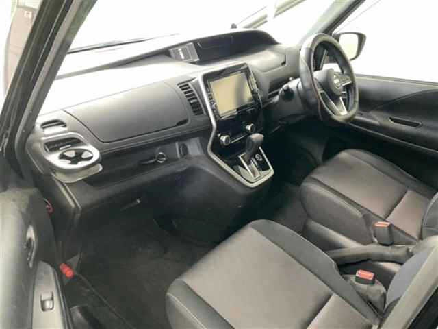 NISSAN SERENA 2017
