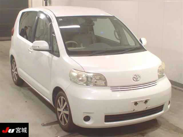 TOYOTA PORTE 2011