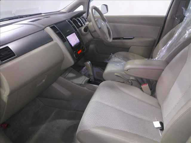 NISSAN TIIDA 2012