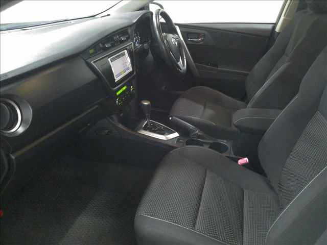 TOYOTA AURIS 2013