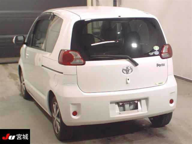 TOYOTA PORTE 2011