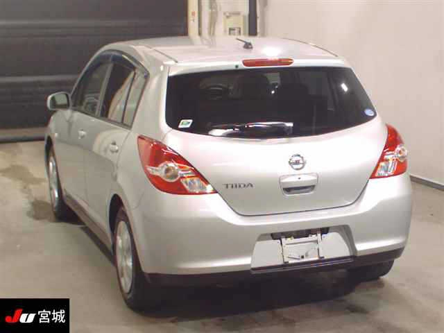 NISSAN TIIDA 2012