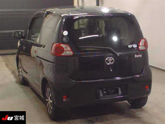 TOYOTA PORTE 2010