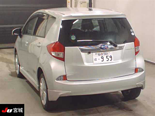 SUBARU TREZIA 2011