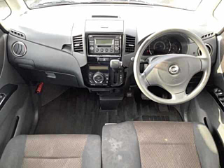 NISSAN ROOX 2010