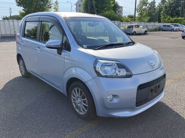TOYOTA PORTE 2015