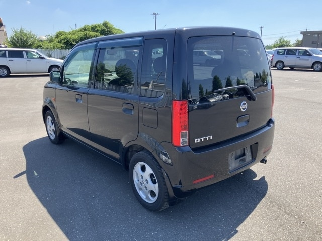 NISSAN OTTI 2009