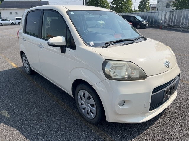 TOYOTA PORTE 2012
