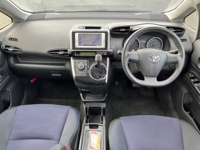 TOYOTA WISH 2012