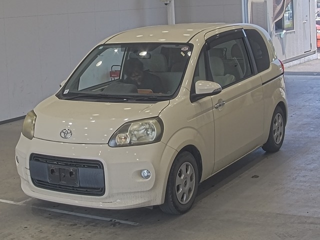 TOYOTA PORTE 2012