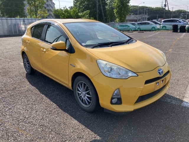 TOYOTA AQUA 2013