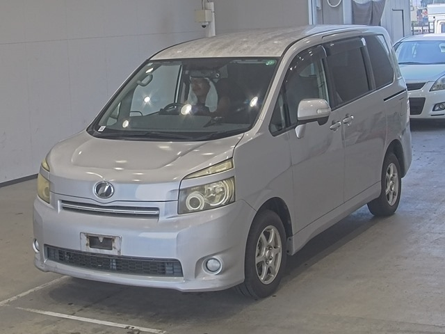 TOYOTA VOXY 2008