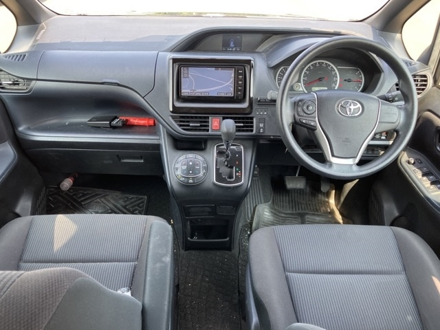 TOYOTA VOXY 2015